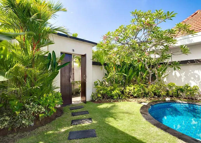D&G Villas Nusa Dua With Private Pool And Massage